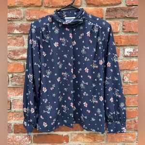 Pendleton Vintage Navy Floral Blouse 14P L/S Hidden Buttons Pleated